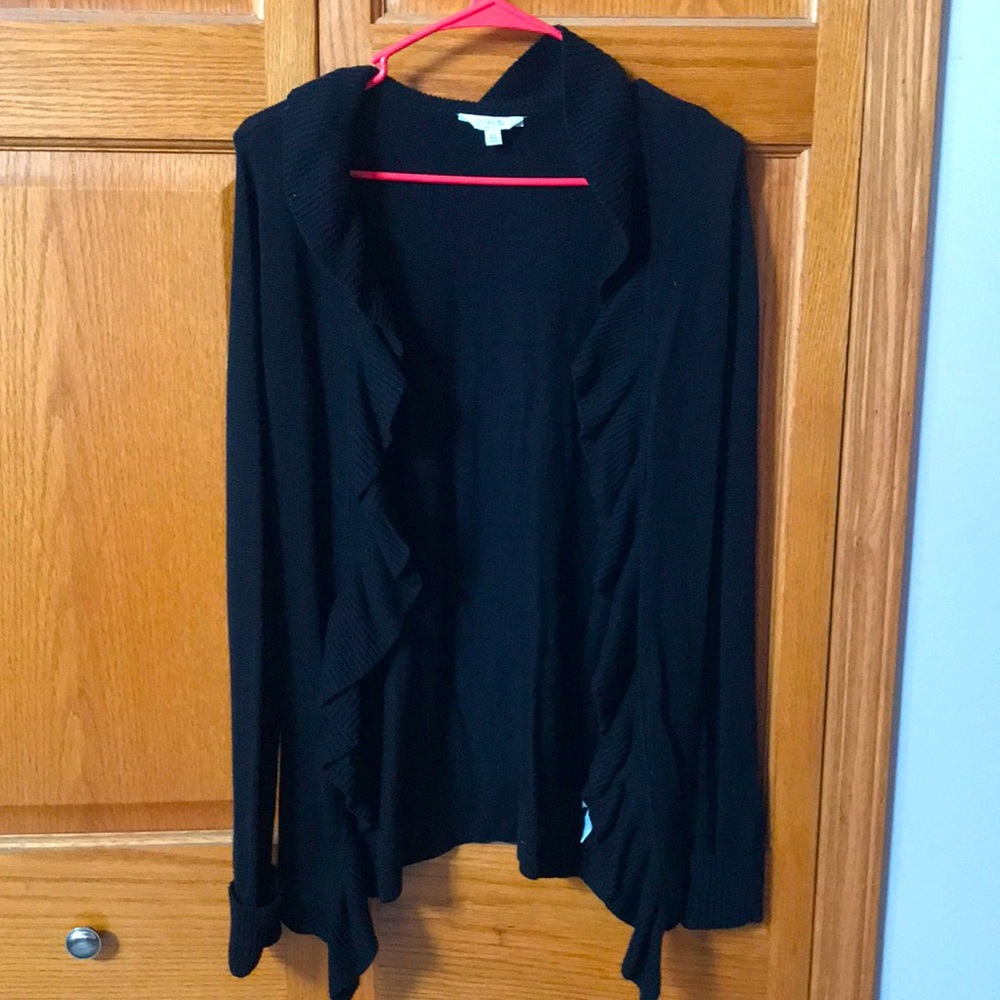 Vintage 77 kidssweater. Black long sleeve ruffle neck. Size XL. Hip length.